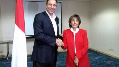 Luis Zelaya y Maribel Espinoza formalizaron su alianza.