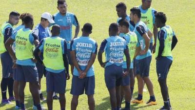 El estratega de la Bicolor planea arriesgar todo por lograr sobrevivir en el torneo.