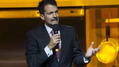 El conductor dio las buenas nuevas en Twitter.