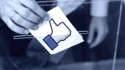 Voters wait in line cast their vote on November 3, 2020, in Austin, Texas. - Americans were voting on Tuesday under the shadow of a surging coronavirus pandemic to decide whether to reelect Republican Donald Trump, one of the most polarizing presidents in US history, or send Democrat Joe Biden to the White House. (Photo by Sergio Flores / AFP)