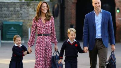 La semana pasada los duques de Cambridge acompañaron a la princesa Charlotte y al príncipe George para su inicio de clases en la escuela.