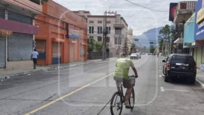 Las calles de La Ceiba lucieron desoladas este martes.