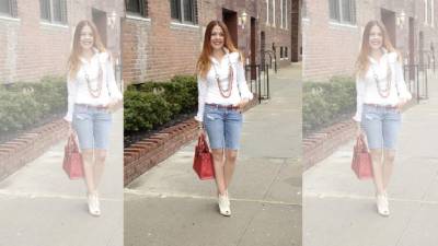 La blusa blanca con manga larga y botones al frente es una pieza comodín de nuestro armario.