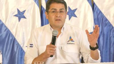 El mandatario y su comitiva viajaron ayer a Estados Unidos.