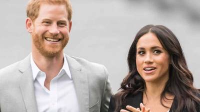 ¿Cómo ganaran dinero? o ¿Dónde vivirán ahora Meghan y Harry? Estas son algunas de las interrogantes que plantea la controvertida decisión anunciada por los duques de Sussex, Harry y Meghan de renunciar en sus funciones como miembros de la monarquía británica.