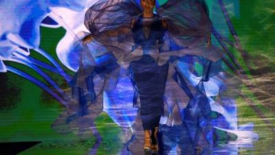 La actriz Rossy de Palma ha abierto y cerrado el desfile de Andrés Sardá en el que el mar es la fuente de inspiración para una colección de baño y lencería.