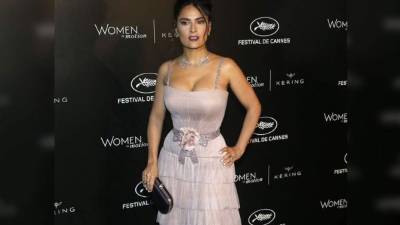 Salma fue anfitriona en la cena “Women in Motion” en el festival, organizado para enfatizar los logros de las mujeres en el cine.