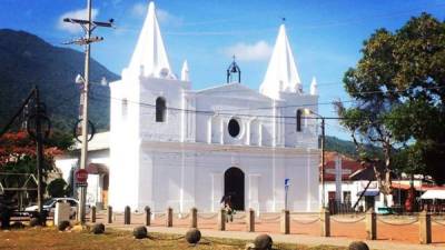 El templo San Juan Bautista fue construido hace más de dos siglos por los españoles.