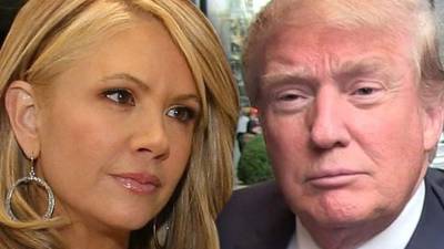 La periodista Entertainment Tonight, Nancy O'Dell. En la otra imagen Donald Trump.