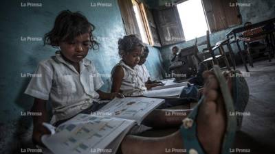 Además de las miserables oportunidades de trabajo con que cuentan los misquitos en el departamento de Gracias a Dios en el oeste de Honduras, otro de sus grandes problemas es las precarias condiciones con que sus menores son educados. FOTOS: Yoseph Amaya.