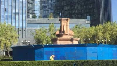 Tras críticas en redes sociales, la Secretaría de Gobierno de Ciudad de México argumentó en un comunicado que retiró la estatua del Paseo de la Reforma para restaurarla “de manera profunda” y “preservar el patrimonio cultural y artístico”, sin mencionar las manifestaciones.