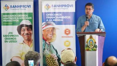 Juan Orlando Hernández explicó que las operaciones de crédito se realizarán mediante cuatro líneas del negocio que incluyen: Sector Vivienda, Banca Agropecuaria, Microcrédito y Pyme.