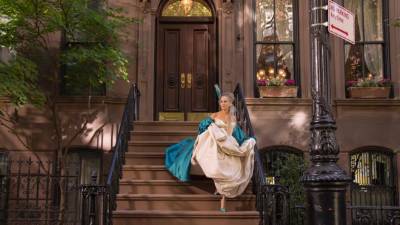 Sarah Jessica Parker como Carrie Bradshaw en una icónica escena de la película ‘Sex and the city’.