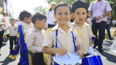 Hermosas postales dejó el desfile de escolares en San Pedro Sula este 14 de septiembre del 2019. Más de 35 centros educativos desfilaron conmemorando el 198 aniversario de independencia patria.