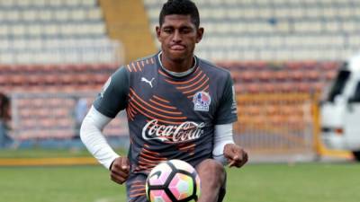 Costly durante los entrenamientos de hoy de cara al duelo de mañana del Olimpia ante el Police United de Belice por la Concachampions.