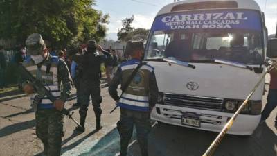 El cuerpo del conductor quedó junto al timón de la unidad.