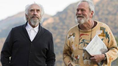 A Terry Gilliam (D) le tomó veintiocho años poder terminar el proyecto.// Foto vía IMB.