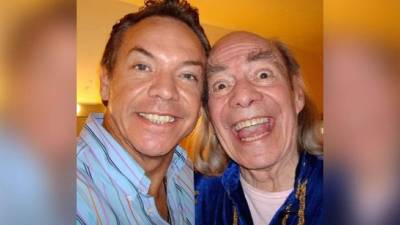 El medio hermano de Cristian Castro dijo que está convocando a los amigos de 'El Loco Valdés' para hacerle un homenaje por su trayectoria.// Foto Twitter Marcos Valdés.