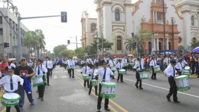 La banda de guerra de la Escuela Evangélica Elim.