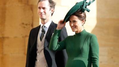 Pippa Middleton y James Matthews a su llegada para asistir a la boda de la princesa Eugenia de York el pasado 12 de octubre. AFP