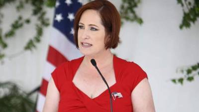 La encargada de negocios de la embajada de los Estados Unidos en Honduras, Chargé Heide Fulton.
