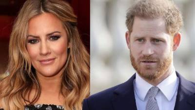 Caroline Flack fue relacionada en el pasado con famosos como el príncipe Harry y el cantante Harry Styles.