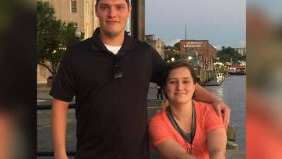 Connor Betts y su única hermana Megan Betts.