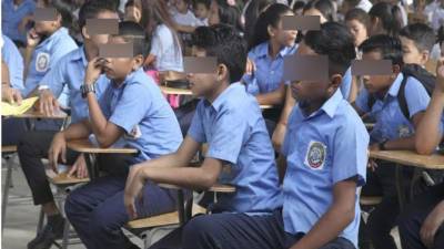 Jornadas. Estudiantes recuperan los días perdidos los sábados y feriados.