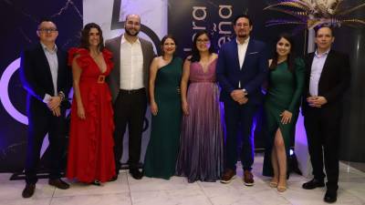 Gerentes en distintas áreas de la empresa: Carlos Calidonio, Carolina Alvarado, Paul Ritter, Ana Jonsson, Sonia Aguilar, Luis Lizano, Andrea Reyes y Levy Madrid.