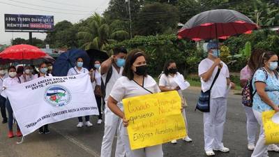 Personal de enfermería se volcó a las calles a manifestarse ante el incumplimiento de sus peticiones.