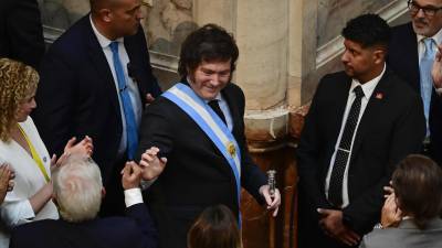 El presidente Javier Milei protagonizó un escándalo por un aumento de sueldos a su Gabinete.