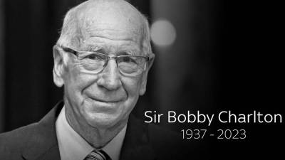 Muere a los 86 años Bobby Charlton, leyenda del fútbol inglés con la Selección de Inglaterra y con el Manchester United.