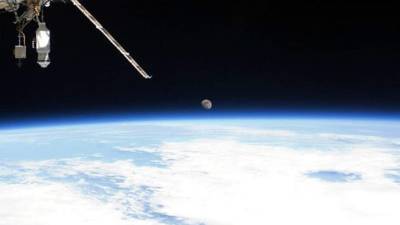 Wiseman y sus compañeros astronautas compartieron las imágenes espaciales.