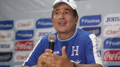 Jorge Luis Pinto en la rueda de prensa.
