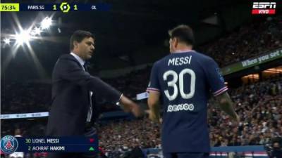 Lionel Messi le negó el saludo a Mauricio Pochettino tras sacarlo del campo..