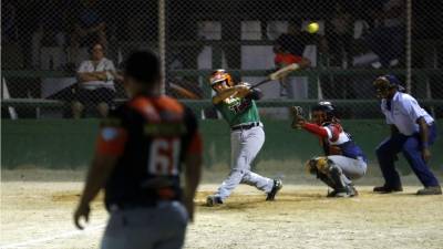 Hoy a las 7:00 pm será el primer encuentro en el diamante Ixel Pineda que queda contiguo a la morgue judicial.