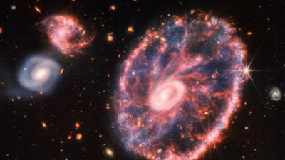 La NASA presenta la Galaxia Rueda de Carro captada por el telescopio James Webb