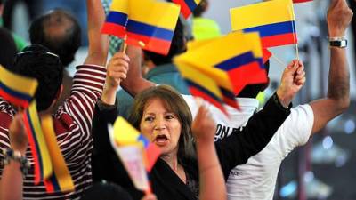 Los seguidores de Santos esperan con ansiedad la confirmación de la victoria.