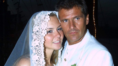 Michelle Vieth y Héctor Soberón en el momento de su boda.