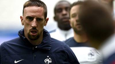 Por su estado físico, Ribery no está trabajando con todo el equipo francés en la concentración en París.