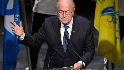 Empiezan a surgir pruebas en contra de Blatter por sobornos al frente de la FIFA.