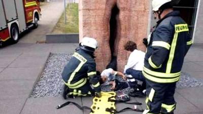 El joven fue rescatado por los bomberos de la ciudad.