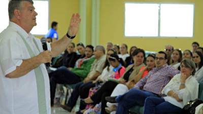 Grzona hizo reflexionar a los padres sobre cómo están educando a sus hijos. Foto: Jorge Gonzales.