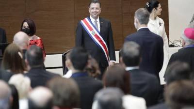 Rodrigo Chaves asume como presidente de Costa Rica, hoy en el parlamento en San José (Costa Rica).