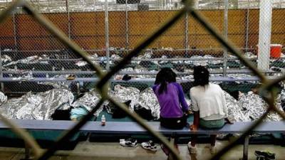 La crisis humanitaria tiene preocupados a miles de padres de familia de menores que han cruzado la frontera entre México y Estados Unidos.