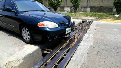 Tanto conductores como vecinos piden a las autoridades correspondientes que atiendan el problema en el barrio Morazán de San Pedro Sula.