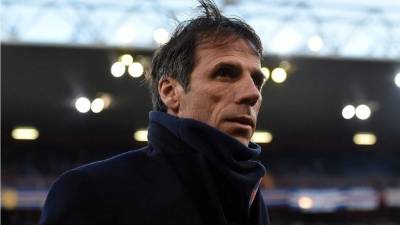 Gianfranco Zola sueña con dirigir a Messi.