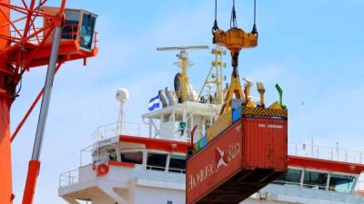 La terminal de Puerto Cortés es uno de los puntos aduaneros en los que hay mayores problemas para retirar los contenedores.