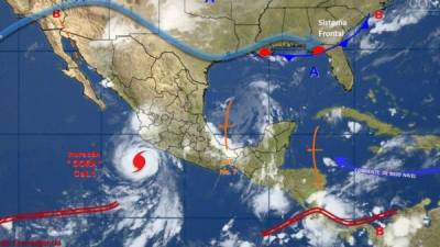 Dora es el primero de la temporada en el Pacífico, y continúa desplazándose en paralelo a las costas mexicanas, según el Servicio Meteorológico Nacional (SMN).
