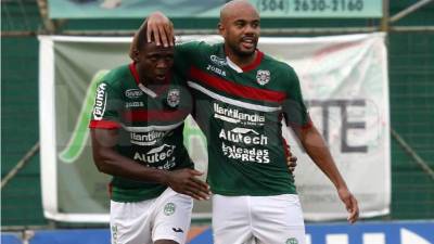 Yustin Arboleda celebrando con Caue Fernandes su gol contra el Vida. Foto Delmer Martínez.